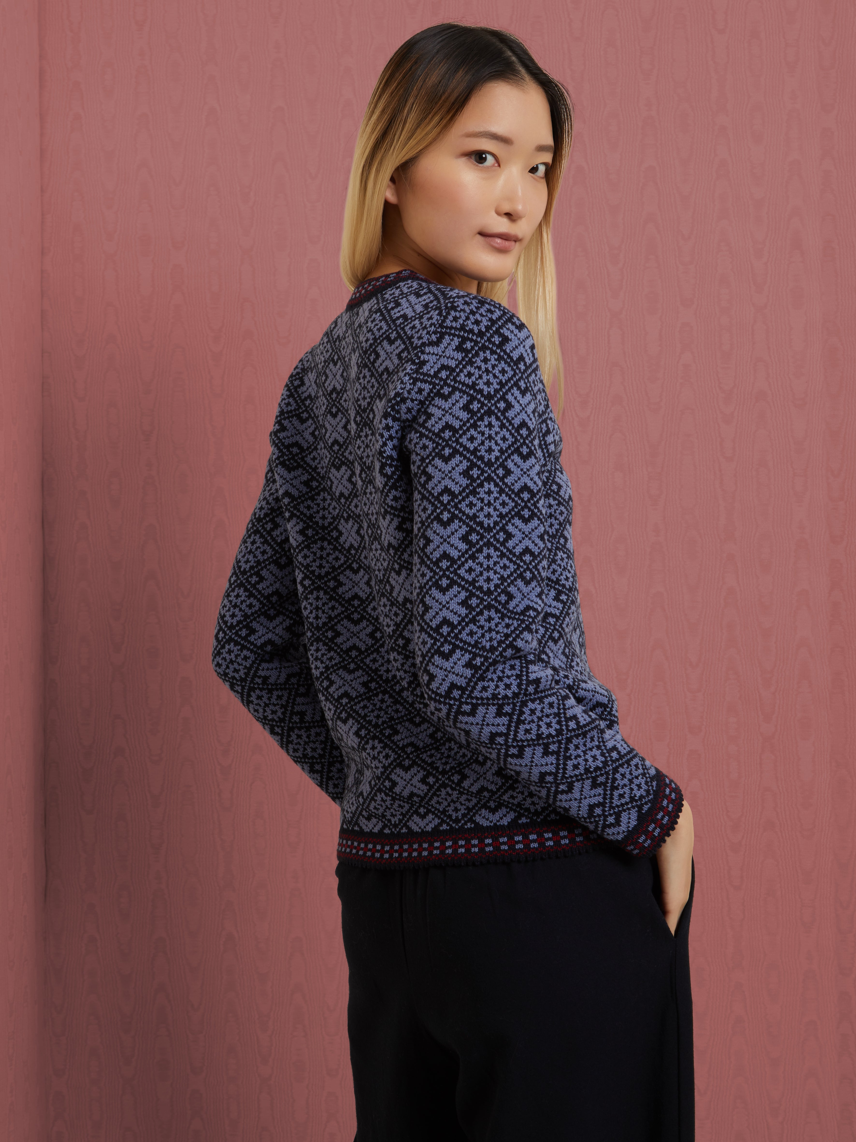 ETHICAL FASHION, CRAFTSMANSHIP, SUSTAINABLE FASHION, TRADITIONAL FASHION, ETHNIC FASHION, BOHEMIAN FASHION, MODA ETICA, MODA SOSTENIBILE, TECNICHE ARTIGIANALI, MODA TRADIZIONALE, MODA ETNICA, VESTITI BOHEMIAN, GOLF, FAIR ISLE, 100% LANA, 100% WOOL, TRADITIONAL SWEATER, NORDIC SWEATER, CHRISTMAS SWEATER, CHRISTMAS JUMPER, XMAS JUMPER, GOLF NATALIZIO, GOLF NORDICO