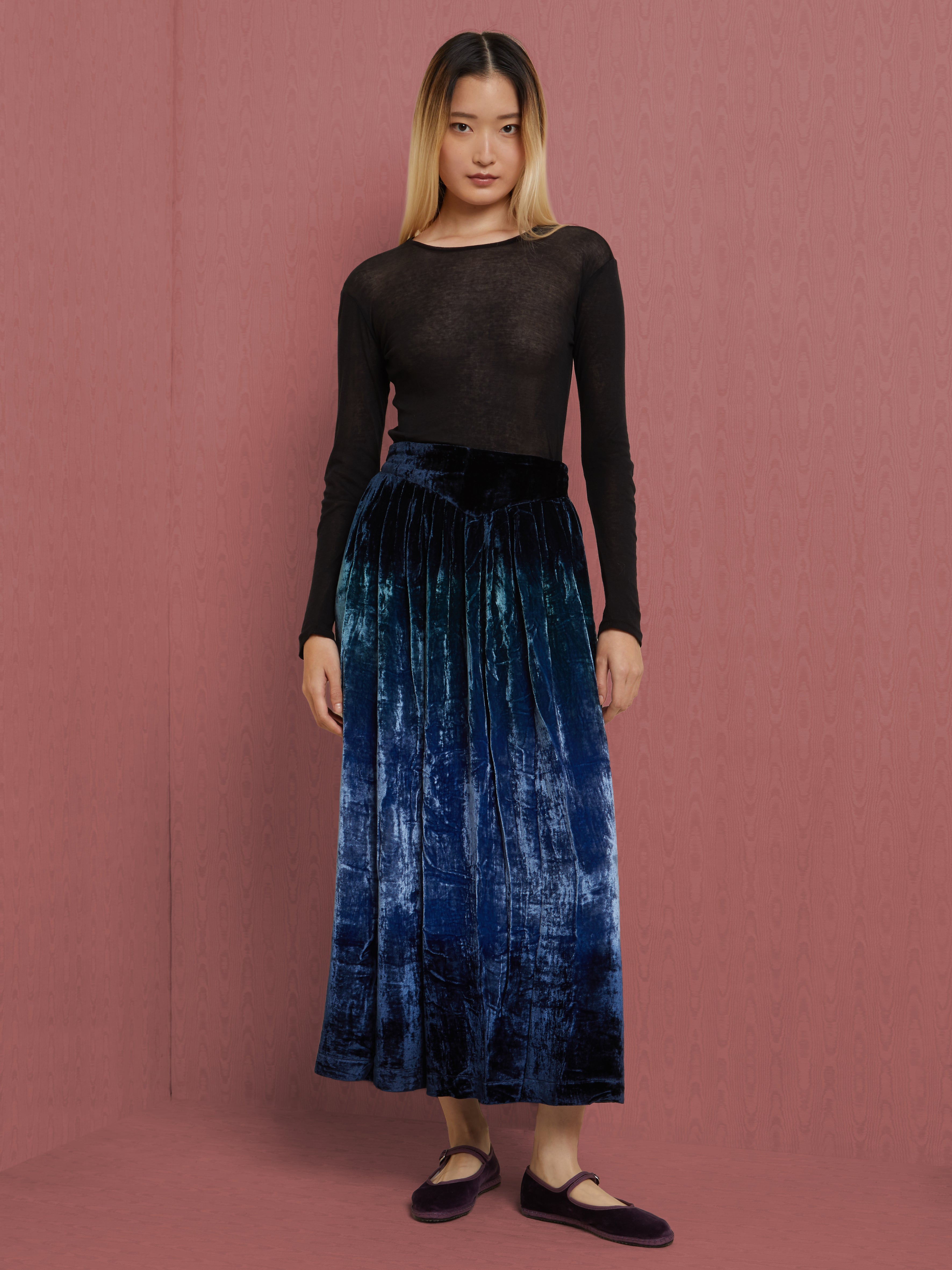 ETHICAL FASHION, CRAFTSMANSHIP, SUSTAINABLE FASHION, TRADITIONAL FASHION, ETHNIC FASHION, BOHEMIAN FASHION, MODA ETICA, MODA SOSTENIBILE, TECNICHE ARTIGIANALI, MODA TRADIZIONALE, MODA ETNICA, BOHEMIAN DRESS, MADE IN INDIA, HANDMADE IN INDIA, HANDEMBROIDERED, RICAMATO A MANO, CHIKANKARI, VELVET DRESS, SILK DRESS, EVENING DRESS, GOWN, MAXI DRESS, VESTITO DI VELLUTO, VESTITO DI SETA, VESTITO RICAMATO, ABITO DA SERA
