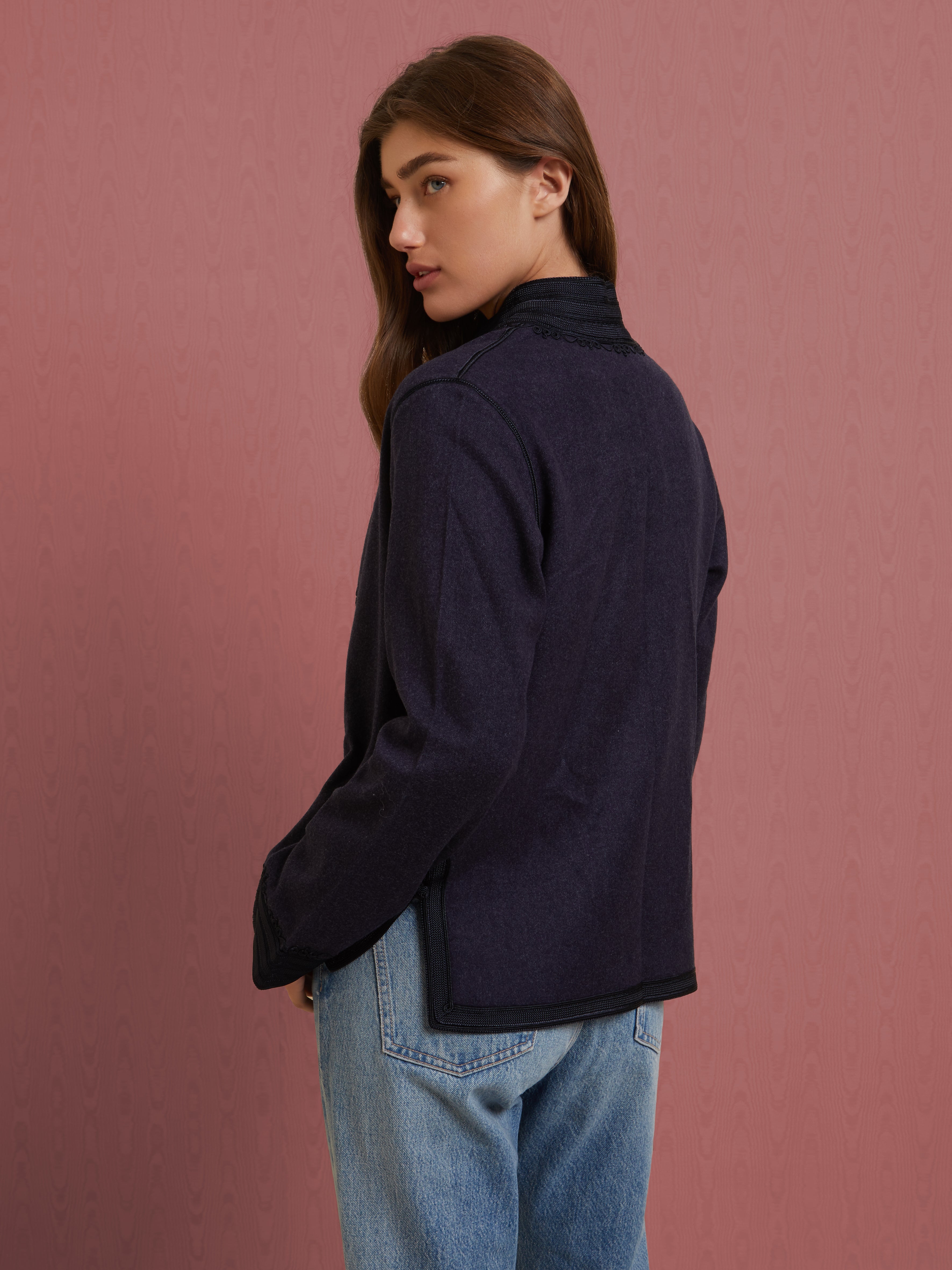 Embroidered in silk threads, Ethical fashion, craftsmanship, sustainable fashion, traditional fashion, ethnic fashion, moda etica, moda sostenibile, tecniche artigianali, moda tradizionale, moda etnica, fatto a mano, handmade, bohemian jacket, boho jacket, midseason jacket, giacca di mezza stagione, ricamo a mano, hand embroidery, silk embroidery, ricamo seta, moroccan jacket, giacca marocchina, collo coreana, giacca di velluto, velvet jacket, giacca di cashmere, cashmere jacket