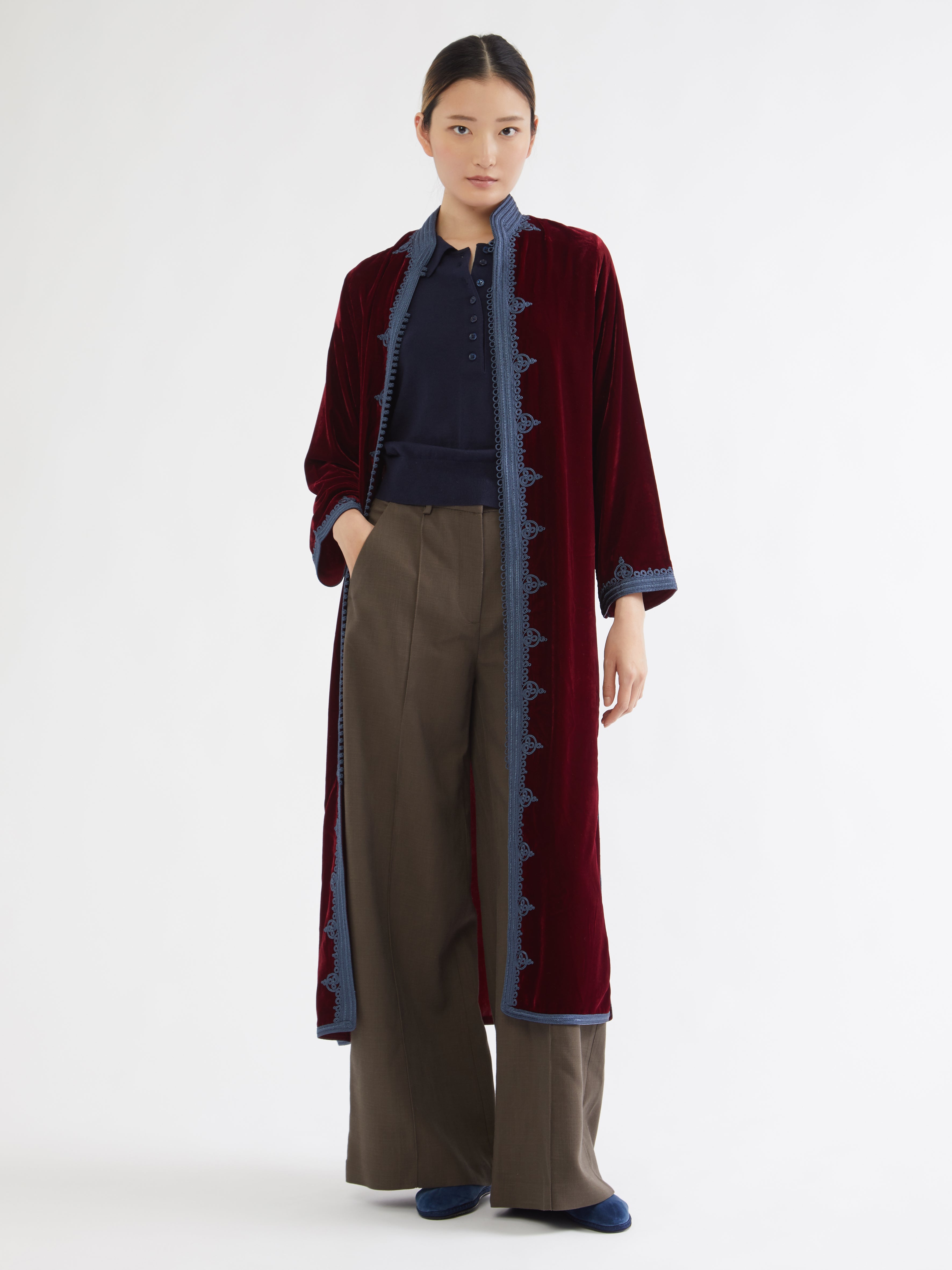 Embroidered in silk threads, Ethical fashion, craftsmanship, sustainable fashion, traditional fashion, ethnic fashion, moda etica, moda sostenibile, tecniche artigianali, moda tradizionale, moda etnica, fatto a mano, handmade, bohemian jacket, boho jacket, midseason jacket, giacca di mezza stagione, ricamo a mano, hand embroidery, silk embroidery, ricamo seta, moroccan jacket, giacca marocchina, collo coreana, giacca di velluto, velvet jacket, giacca di cashmere, cashmere jacket