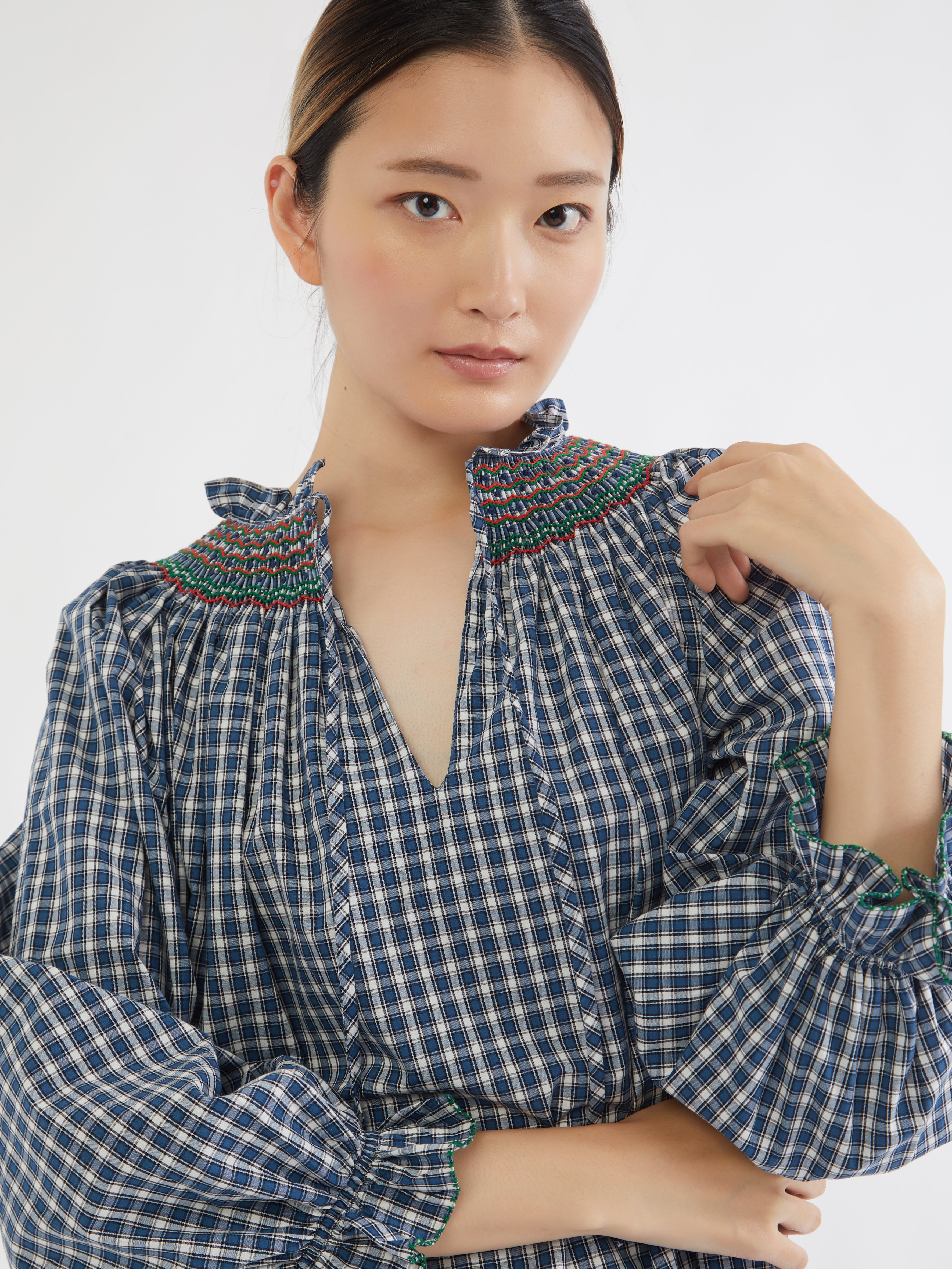ETHICAL FASHION, CRAFTSMANSHIP, SUSTAINABLE FASHION, TRADITIONAL FASHION, ETHNIC FASHION, BOHEMIAN FASHION, MODA ETICA, MODA SOSTENIBILE, TECNICHE ARTIGIANALI, MODA TRADIZIONALE, MODA ETNICA, MADE IN MADAGASCAR, HANDMADE IN MADAGASCAR, COTTON NIGHTDRESS, COTTON NIGHTGOWN, CAMICIA DA NOTTE IN COTONE, PIGIAMA DI COTONE, COTTON PAJAMA, NIGHTWEAR, SLEEPWEAR, FASHION PAJAMA, PUNTO SMOCK, SMOKED, SMOCKED, HAND EMBROIDERED, RICAMATO A MANO, MUM AND DAUGHTER, MINE ME COLLECTION, MATCHIN WITH MUM, 