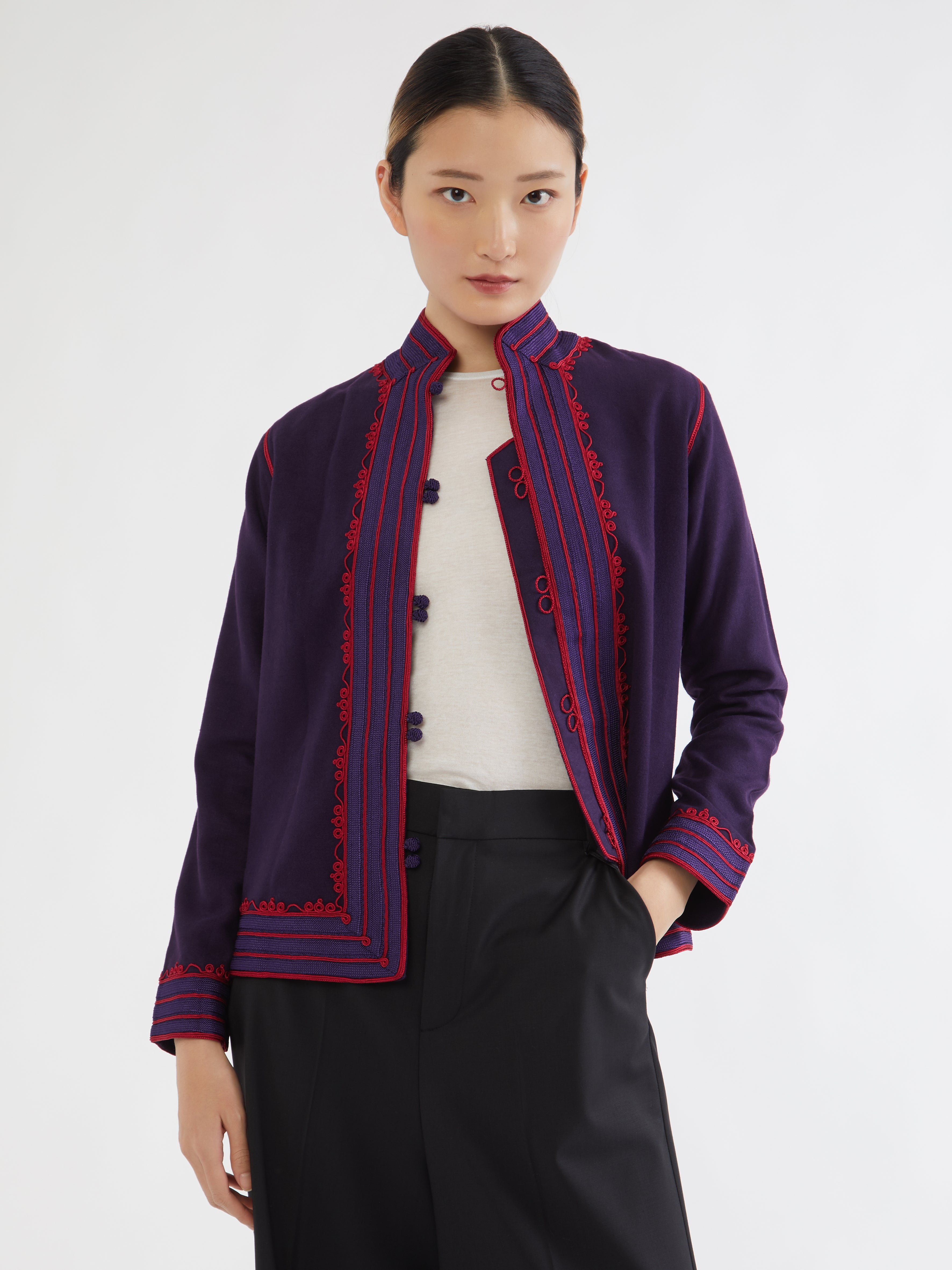 Embroidered in silk threads, Ethical fashion, craftsmanship, sustainable fashion, traditional fashion, ethnic fashion, moda etica, moda sostenibile, tecniche artigianali, moda tradizionale, moda etnica, fatto a mano, handmade, bohemian jacket, boho jacket, midseason jacket, giacca di mezza stagione, ricamo a mano, hand embroidery, silk embroidery, ricamo seta, moroccan jacket, giacca marocchina, collo coreana, giacca di velluto, velvet jacket, giacca di cashmere, cashmere jacket