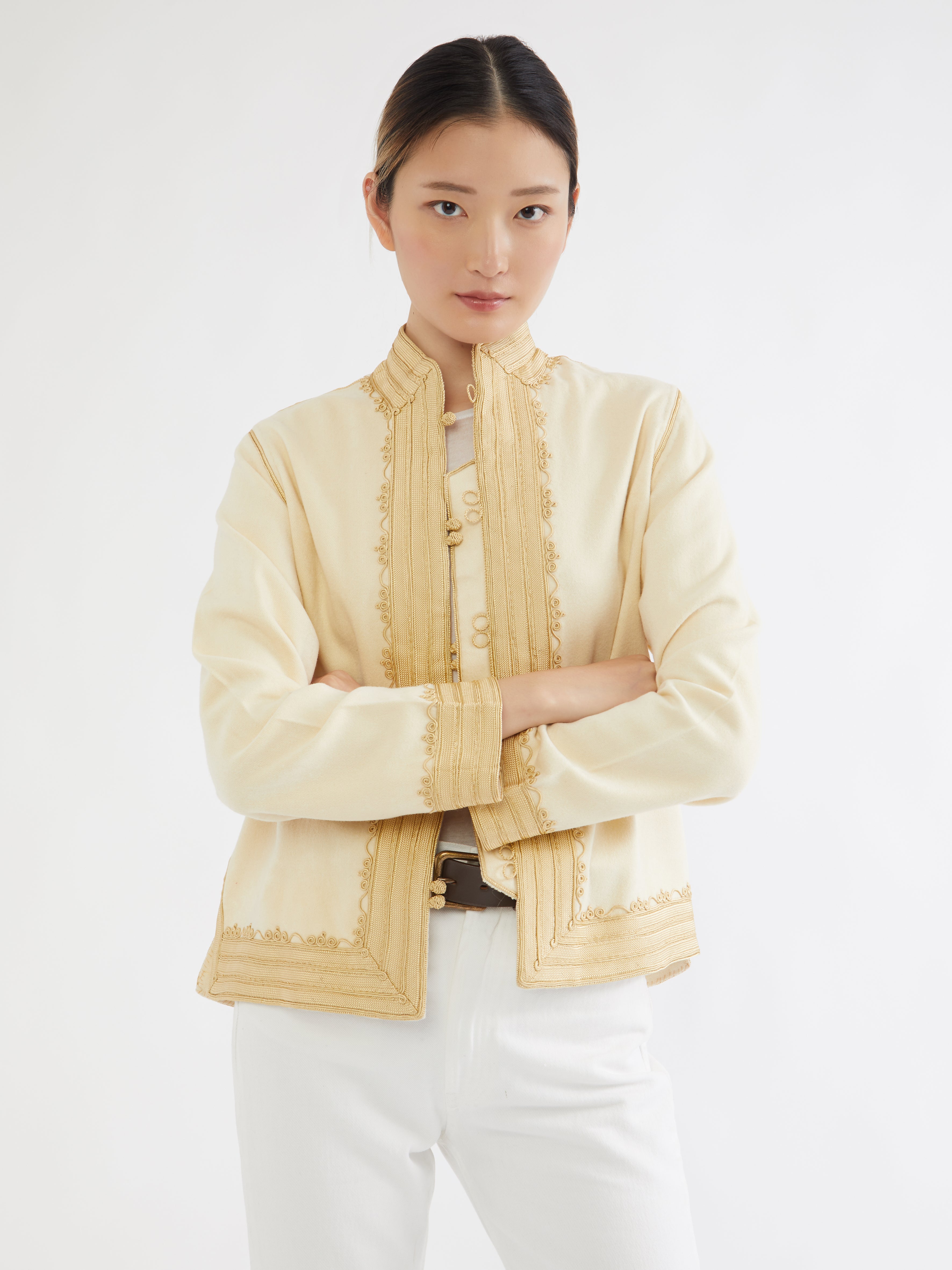 Embroidered in silk threads, Ethical fashion, craftsmanship, sustainable fashion, traditional fashion, ethnic fashion, moda etica, moda sostenibile, tecniche artigianali, moda tradizionale, moda etnica, fatto a mano, handmade, bohemian jacket, boho jacket, midseason jacket, giacca di mezza stagione, ricamo a mano, hand embroidery, silk embroidery, ricamo seta, moroccan jacket, giacca marocchina, collo coreana, giacca di velluto, velvet jacket, giacca di cashmere, cashmere jacket