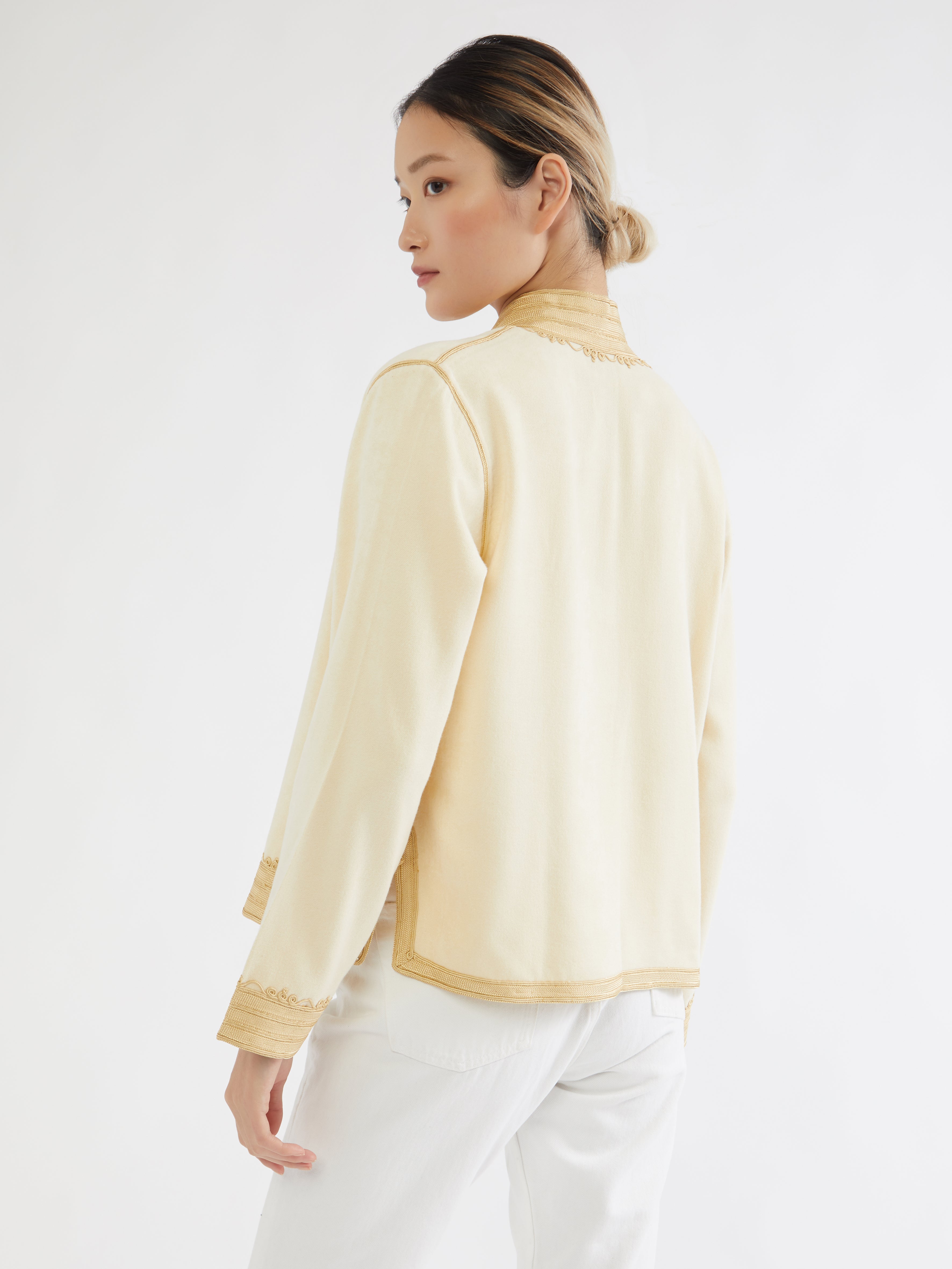 Embroidered in silk threads, Ethical fashion, craftsmanship, sustainable fashion, traditional fashion, ethnic fashion, moda etica, moda sostenibile, tecniche artigianali, moda tradizionale, moda etnica, fatto a mano, handmade, bohemian jacket, boho jacket, midseason jacket, giacca di mezza stagione, ricamo a mano, hand embroidery, silk embroidery, ricamo seta, moroccan jacket, giacca marocchina, collo coreana, giacca di velluto, velvet jacket, giacca di cashmere, cashmere jacket
