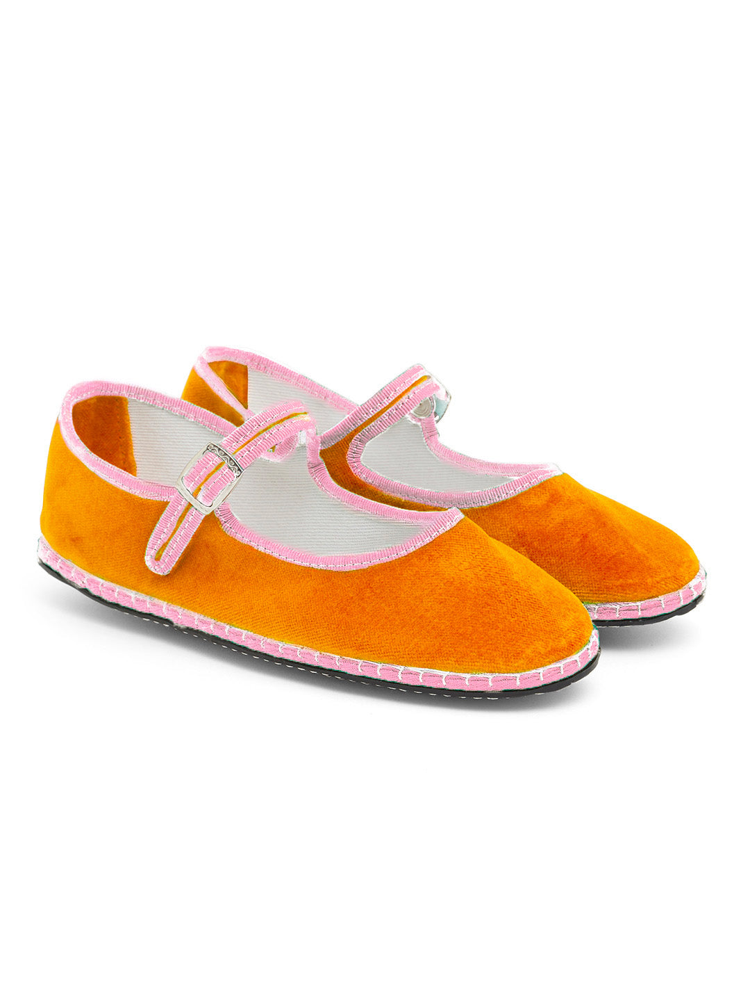 ETHICAL FASHION, CRAFTSMANSHIP, SUSTAINABLE FASHION, TRADITIONAL FASHION, ETHNIC FASHION, BOHEMIAN FASHION, TRADITONAL ACCESSORIES, HANDMADE SHOES, HANDMADE ACCESSORIES, scarpe di velluto, velluto, fatto a mano in italia, MODA ETICA,  MODA SOSTENIBILE, MODA TRADIZIONALE, MODA ETNICA, VESTITI BOHEMIAN, accessori tradizionali, scarpe fatto a mano, accessori fatti a mano, scarpe tradizionali, strap shoes, mary jane, strap friulane