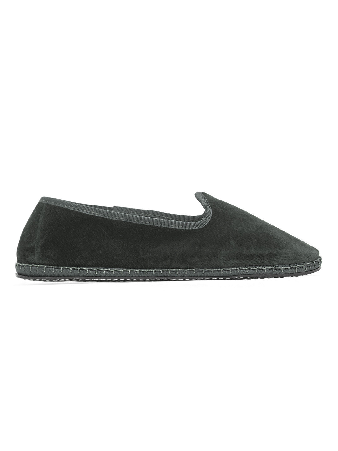 Friulane, furlane, scarpet, velvet shoes, velvet slippers, handmade in Italy, velvet, ETHICAL FASHION, CRAFTSMANSHIP, SUSTAINABLE FASHION, TRADITIONAL FASHION, ETHNIC FASHION, BOHEMIAN FASHION, TRADITONAL ACCESSORIES, HANDMADE SHOES, HANDMADE ACCESSORIES, scarpe di velluto, velluto, fatto a mano in italia, MODA ETICA,  MODA SOSTENIBILE, MODA TRADIZIONALE, MODA ETNICA, VESTITI BOHEMIAN, accessori tradizionali, scarpe fatto a mano, accessori fatti a mano, scarpe tradizionali MEN, MAN, UOMO