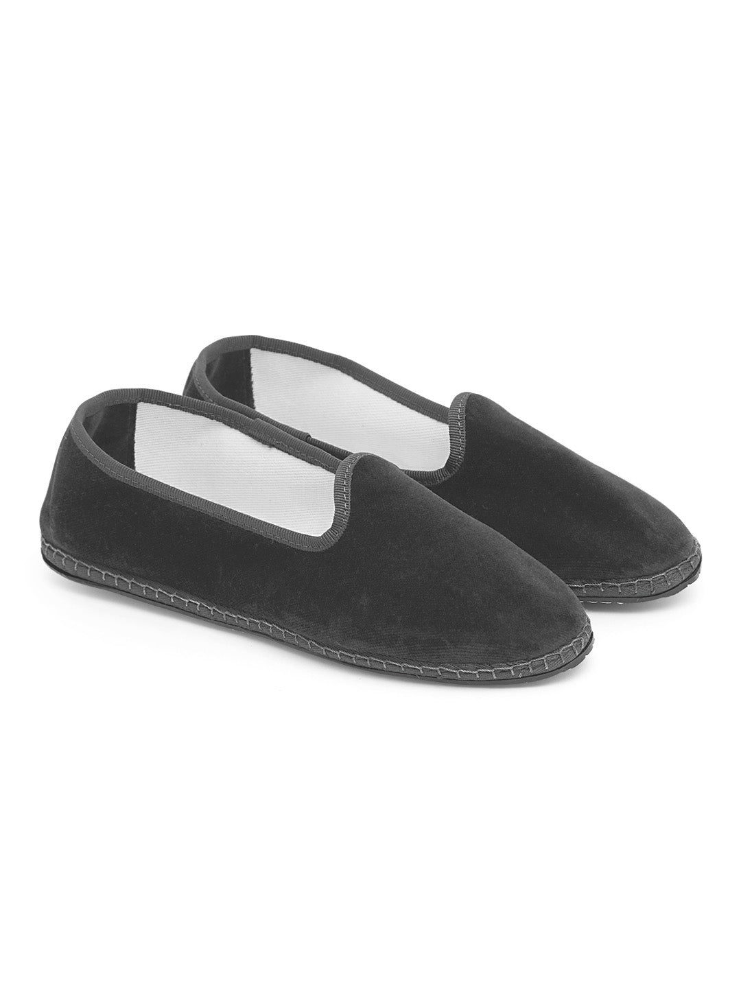 Friulane, furlane, scarpet, velvet shoes, velvet slippers, handmade in Italy, velvet, ETHICAL FASHION, CRAFTSMANSHIP, SUSTAINABLE FASHION, TRADITIONAL FASHION, ETHNIC FASHION, BOHEMIAN FASHION, TRADITONAL ACCESSORIES, HANDMADE SHOES, HANDMADE ACCESSORIES, scarpe di velluto, velluto, fatto a mano in italia, MODA ETICA,  MODA SOSTENIBILE, MODA TRADIZIONALE, MODA ETNICA, VESTITI BOHEMIAN, accessori tradizionali, scarpe fatto a mano, accessori fatti a mano, scarpe tradizionali MEN, MAN, UOMO