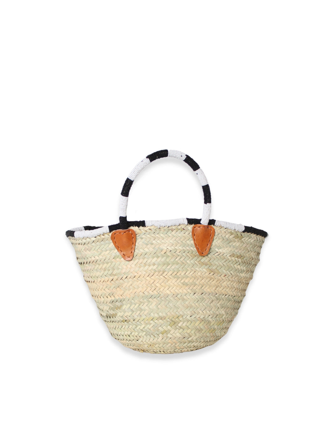 Classic hand-woven straw bags are as romantic as they are functional. With a roomy interior to easily hold all your essentials it brings resort vibes to any look during the summer. A fun touch with colourful beads makes it an instant favorite for warm beach days. Beaded basket, bag, summer basket, beach bag, fatto a mano, moda etica, borsa da spiaggia, cesta